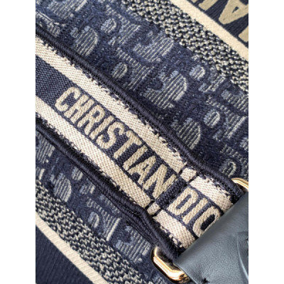 Diro Oblique Messenger Bag-28×24×12CM