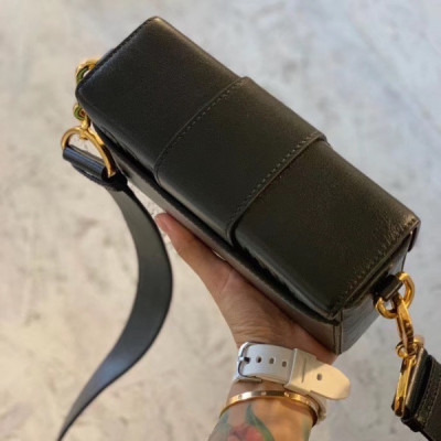 Diro 30 Montaigne MiniBox -17.5*11.5*5CM