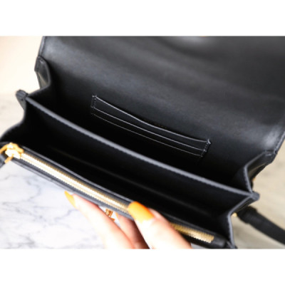 Diro Caro Bag- 19 x 13 x 5.5CM