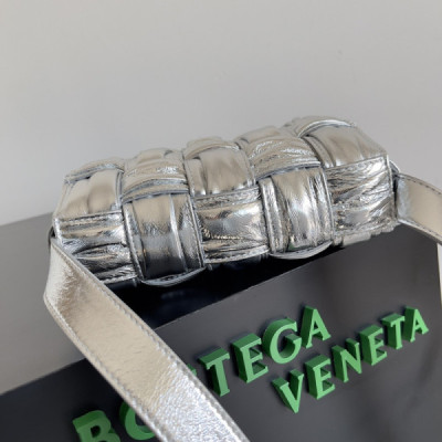 Bottega Veneta Cassette Bag-19*4*12CM