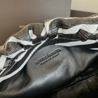 Bottega Veneta The Chain Pouch-31*12*16cm