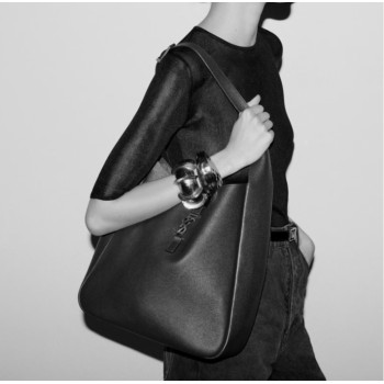 YSL Le 5 à 7 supple in grained leather