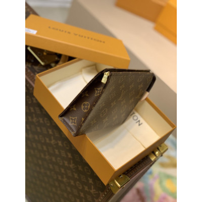 Louis Vuitton Toiletry Pouch -19* 15*6CM
