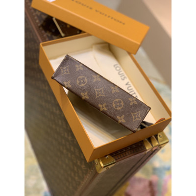 Louis Vuitton Toiletry Pouch -19* 15*6CM