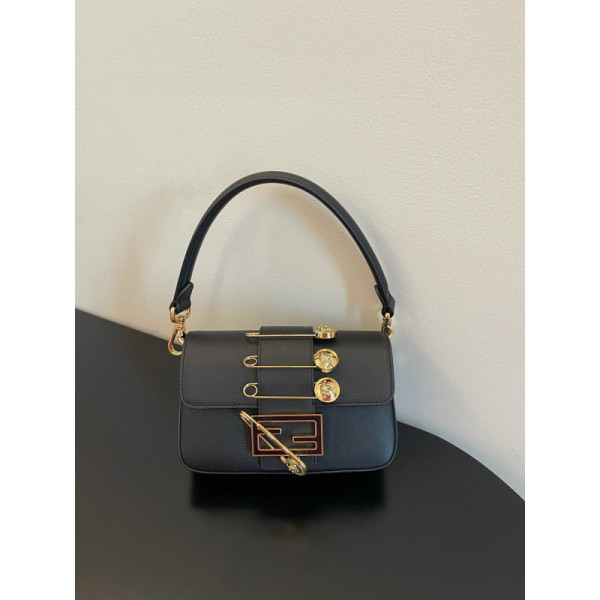 FendI Small Baguette Bag-20x15x9CM