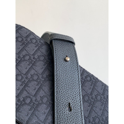 Diro Saddle Messenger Bag-23 x 18 x 6CM