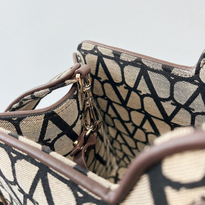 Valentino Garavani La Troisième Toile Iconographe -40*25*17CM