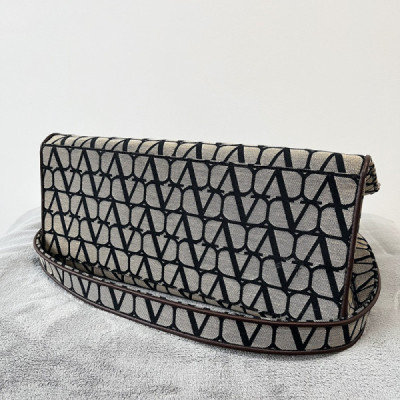 Valentino Garavani La Troisième Toile Iconographe -40*25*17CM