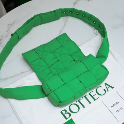 Bottega Veneta Cassette Bag-10x19x5CM