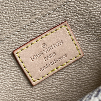 Louis Vuitton Cosmetic Bag-17*12*6CM