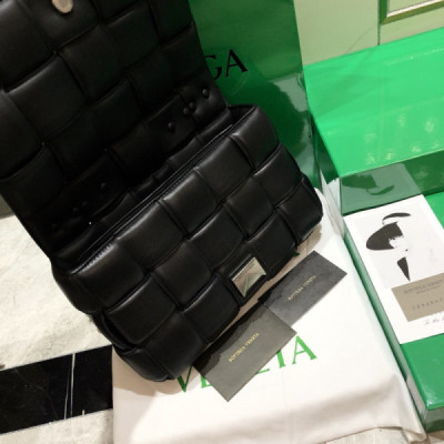 Bottega Veneta Padded Cassette Bag-26*18*8CM