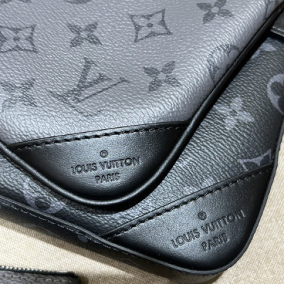 Louis Vuitton Trio Messenger Bag -M22481-25 x 18.5 x 7CM