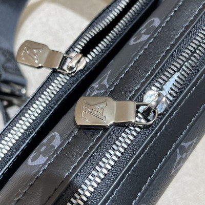 Louis Vuitton Trio Messenger Bag -M22481-25 x 18.5 x 7CM