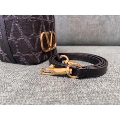 Valentino GARAVANIVLOGO SIGNATURE Bag-12*18*10CM