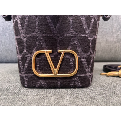 Valentino GARAVANIVLOGO SIGNATURE Bag-12*18*10CM