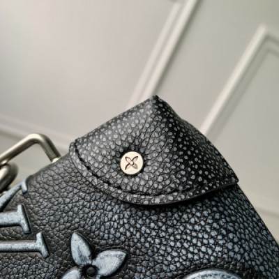 Louis Vuitton Soft Trunk-M81776-22.5*14*5 M