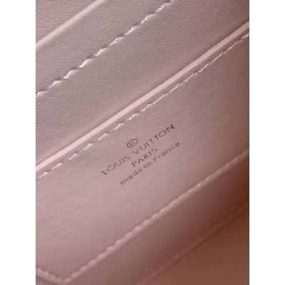 Louis Vuitton Twist One Handle-17.0 x 25.0 x 11CM