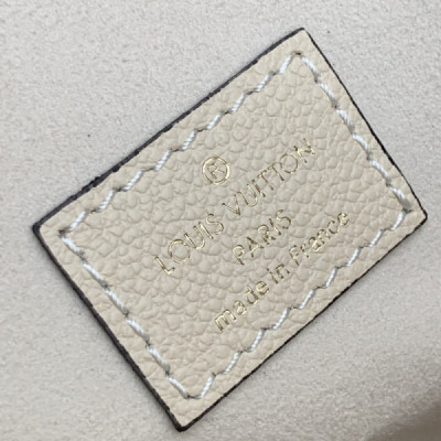 Louis Vuitton Pochette Metis Handbags-25*19*7CM