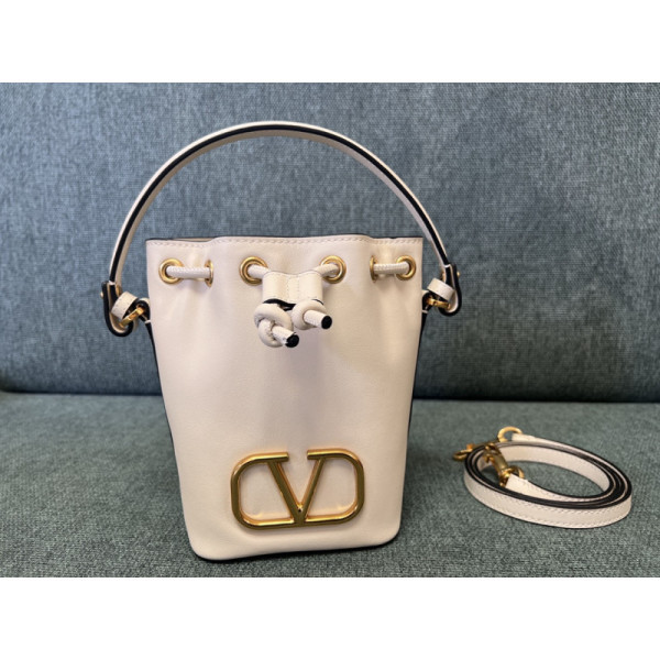 Valentino GARAVANIVLOGO SIGNATURE Bag-12*18*10CM