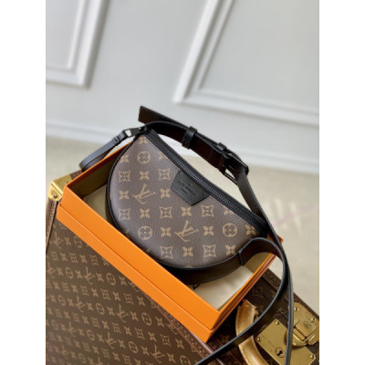 Louis Vuitton Moon Crossbody Bag-24.5 x 16 x 4.55CM