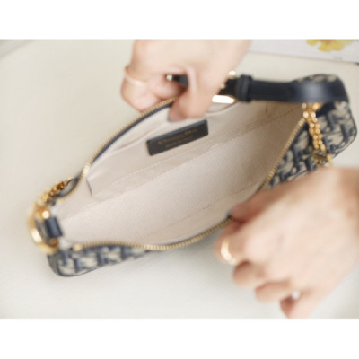 Diro CD Lounge Bag-26 x 15 x 5.5 CM