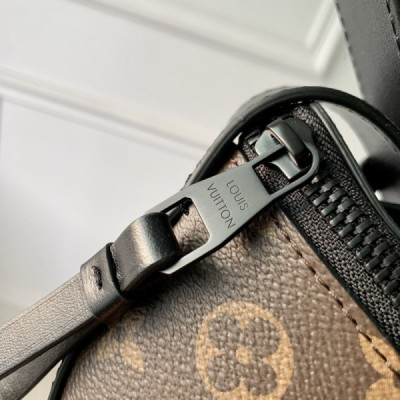 Louis Vuitton Moon Crossbody Bag-24.5 x 16 x 4.55CM