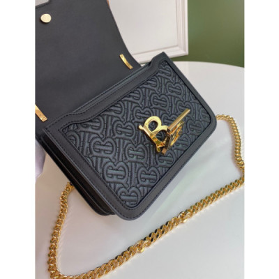 Burberry Small Quilted TB Bag-21*6*16CM
