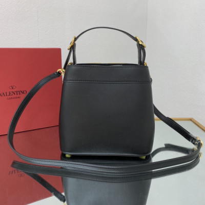 Valentino Garavani SuperVee Bag-20*19*12CM