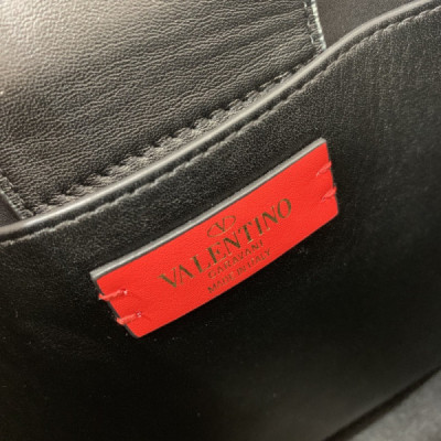 Valentino Garavani SuperVee Bag-20*19*12CM