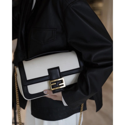 Fendi Medium Baguette Bag-26x15x4CM