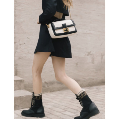 Fendi Medium Baguette Bag-26x15x4CM
