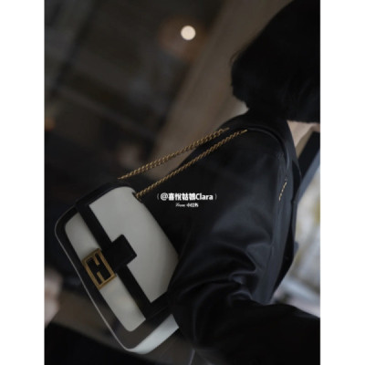 Fendi Medium Baguette Bag-26x15x4CM