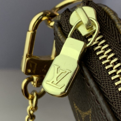 Louis Vuitton Pochette Accessoires-15.5*4*10.5CM