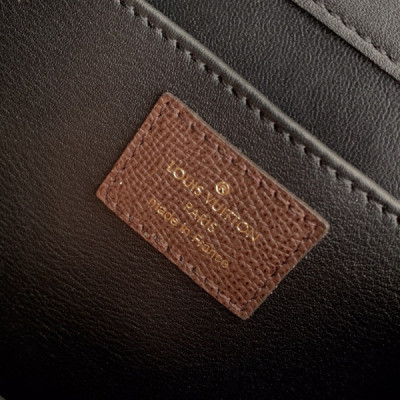 Louis Vuitton Arch Handbags-22*20*13CM