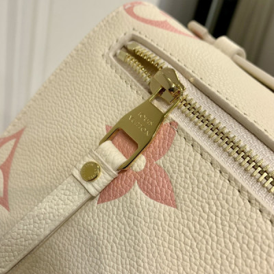 Louis Vuitton Pochette Metis Handbags-25*19*7CM