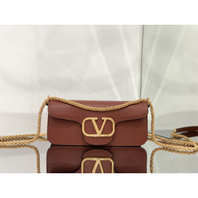Valentino Garavani Locò Shoulder Bbag In Calfskin With Metallic VLogo-27*13*6CM