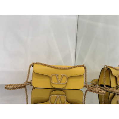Valentino Garavani Locò Shoulder Bbag In Calfskin With Metallic VLogo-27*13*6CM