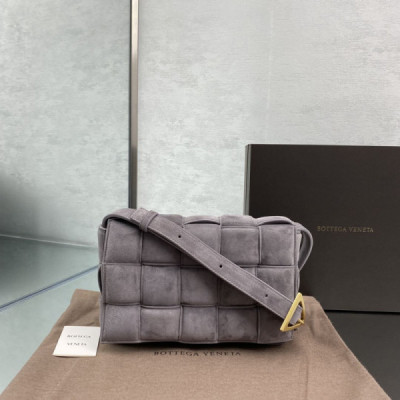 Bottega Veneta Padded Cassette Bag-26*18*8CM