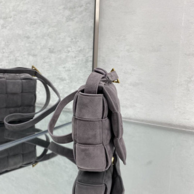 Bottega Veneta Padded Cassette Bag-26*18*8CM