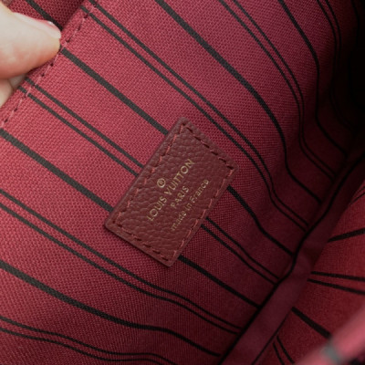 Louis Vuitton Pochette Metis Handbags-25*19*7CM