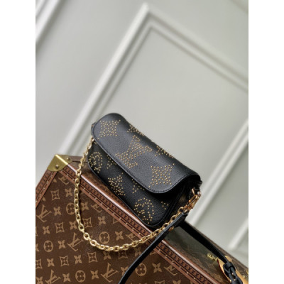 Louis Vuitton Wallet on Chain Ivy-23.5 x 12.0 x 4.3 CM