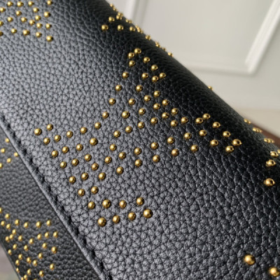 Louis Vuitton Wallet on Chain Ivy-23.5 x 12.0 x 4.3 CM