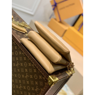 Louis Vuitton Coussin BB Bag-20*16*12 CM
