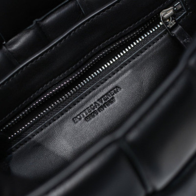 Bottega Veneta Padded Cassette Bag-26*18*8CM