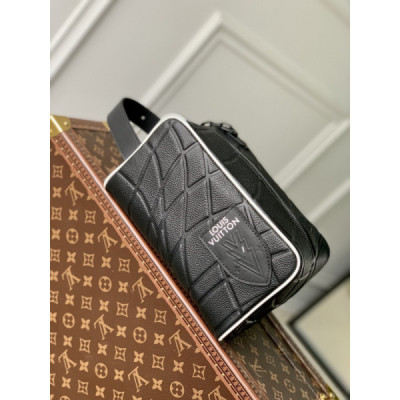 Louis Vuitton Cloakroom Dopp Kit Pouch-15 x 24 x 15CM