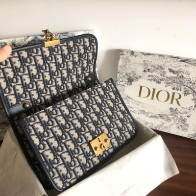 Diro 30 Montaigne-24*17*8 CM