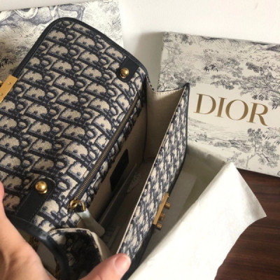 Diro 30 Montaigne-24*17*8 CM