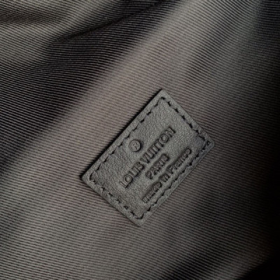 Louis Vuitton Discovery Bumbag-47*20*9CM