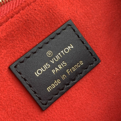 Louis Vuitton Compact Chain Bag M45592 -22*17*10CM