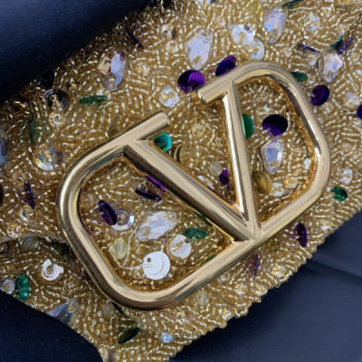 Valentino Garavani Mini Loc-19✖️10.5✖️5CM